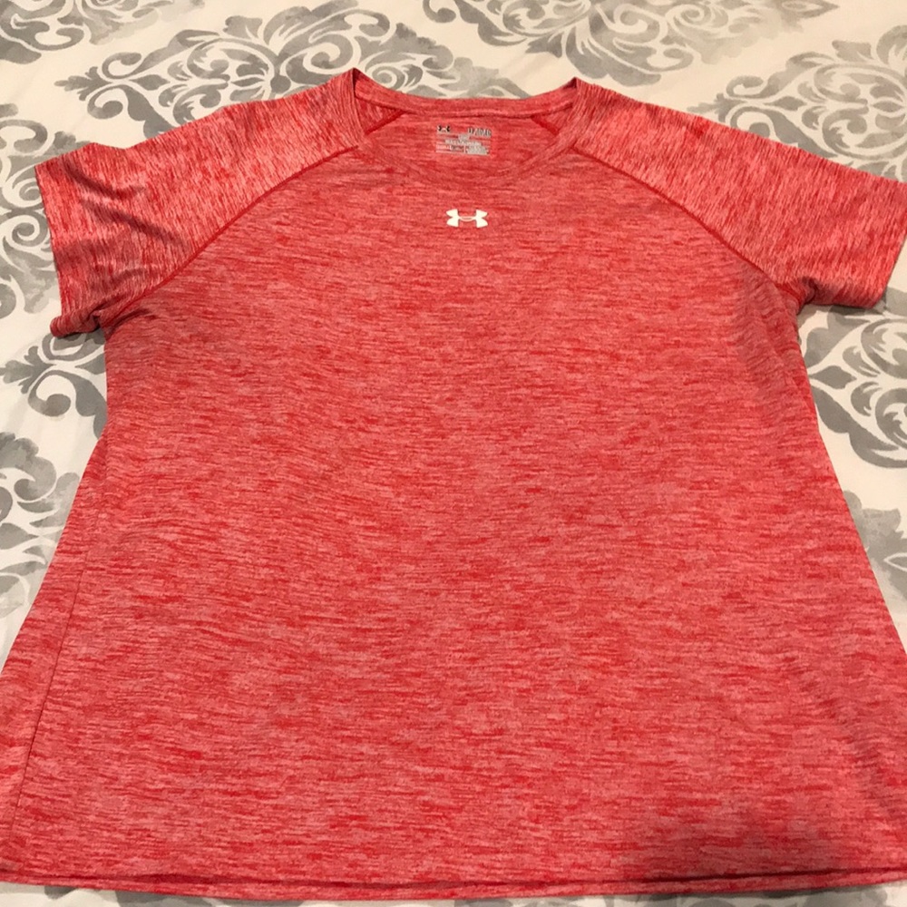 XL Under Armor Loose Fit Tee